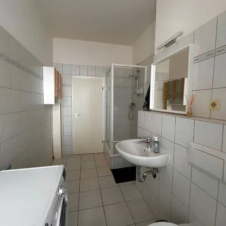 Geraeumige Mit 3 Schlafzimmern Und Balkon In Magdeburg-sudenburg 马格德堡