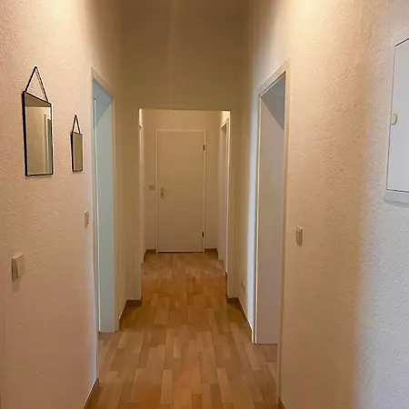 Geraeumige Mit 3 Schlafzimmern Und Balkon In Magdeburg-sudenburg * 马格德堡